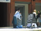 velke uklizeni po demonstraci - 