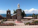 Titicaca - Amantani, Plaza de Armas a socha velkého Inky - 